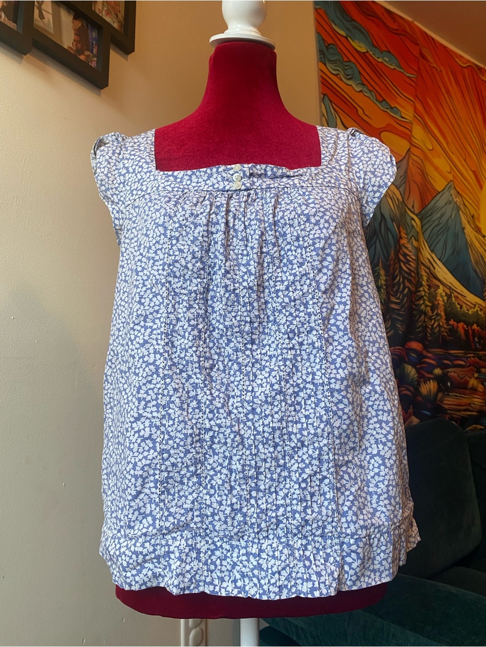 American Eagle Outfitters Blue and White Floral Square-Neck Short Sleeve Top
